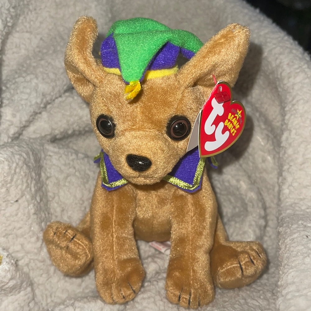 NWT Ty Beanie Baby “Punchline” the Chihuahua Plush stuff animal 4-1-2006 retired